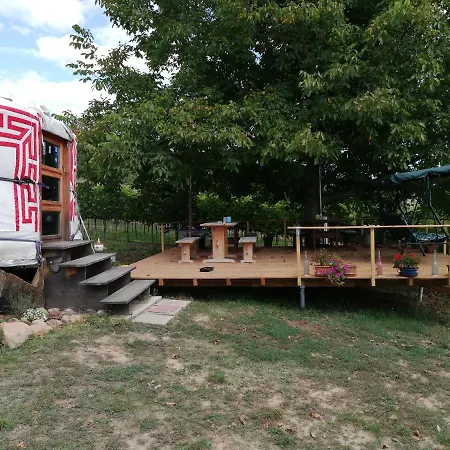 Tente de luxe Panorama Jurta Ábrahámhegy